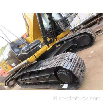 Penggalian Crawler CAT 330DL bekas pakai